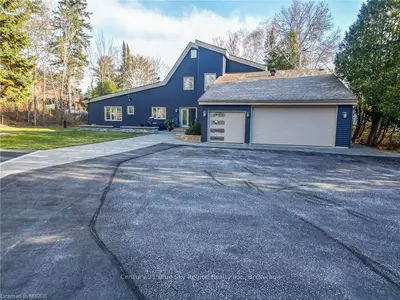 56 WHISPERING PINES Lane, East Ferris, ON P0H 1K0