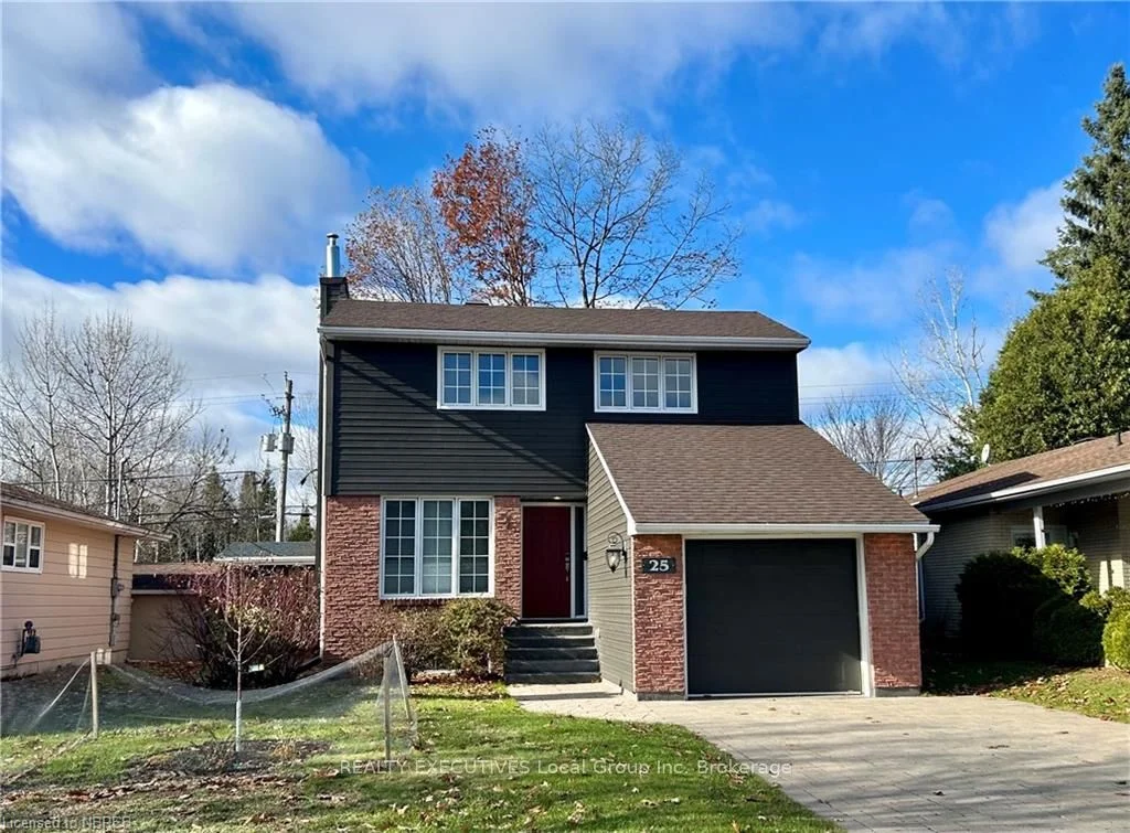 25 MERLIN Avenue, North Bay, ON P1A 3V6