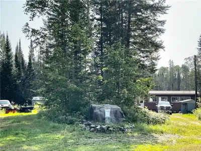 712 STURGEON LAKE Road, Papineau-Cameron, ON P0H 1V0