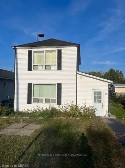 12 CEDAR Avenue, Unorganized Townships, ON P0H 2J0