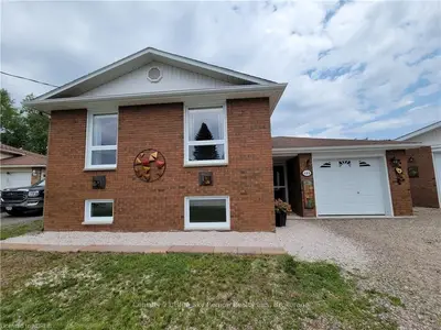 806 EASTWOOD Avenue, North Bay, ON P1B 7V3