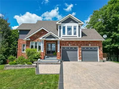 17 OAKRIDGE Court, North Bay, ON P1C 1N5