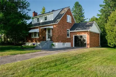 868 BROWNING Street, North Bay, ON P1B 3R1