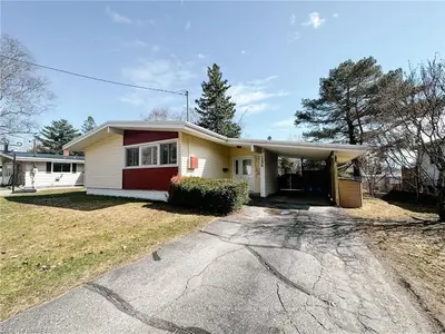 286 Leonard Street, North Bay, ON P1B 5K2