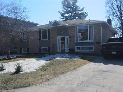 25 MILFORD Crescent, North Bay, ON P1A 1M4