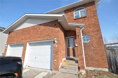 24 Tiffany Court, North Bay, ON P1B 9R6