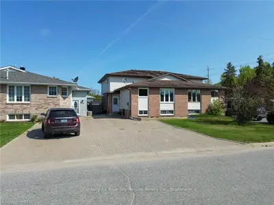 126 TURNER Drive, North Bay, ON P1A 4H5