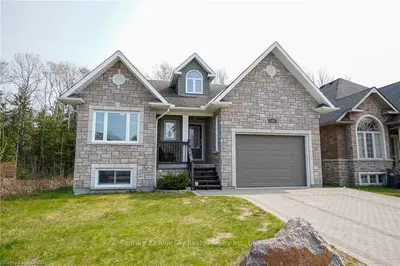 283 THELMA Avenue, North Bay, ON P1A 4M9