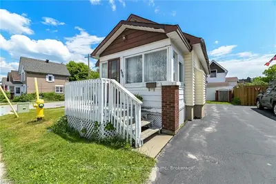 989 FERGUSON Street, North Bay, ON P1B 1Y2