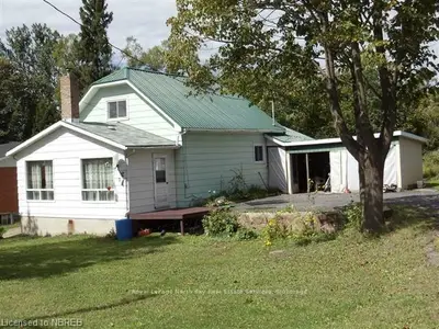 30 Valley View Drive E, Powassan, On P0h 1z0