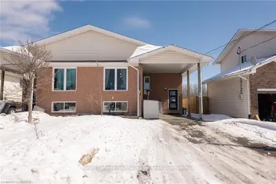 126 JOHNSTON Road, North Bay, ON P1B 9N6