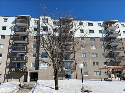 935 STOCKDALE Road 306, North Bay, ON P1B 9L7