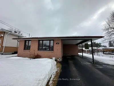 790 MCKAY Avenue, North Bay, ON P1B 7W3