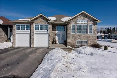 24 BROOKLAND Drive, North Bay, ON P1A 0A1