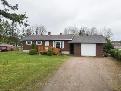 846 MAIN Street, Powassan, ON P0H 1Z0