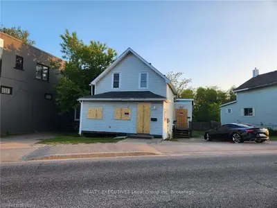 1110 FISHER Street, North Bay, ON P1B 2G7