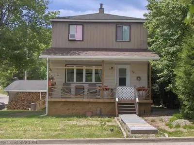 32 Pine Street, Unorganized Townships, On P0h 2j0