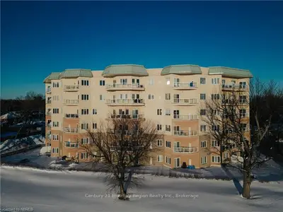 533 LAKESHORE Drive 303, North Bay, ON P1A 2E5