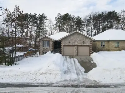 2 Vermont Crescent, North Bay, On P1c 1n1