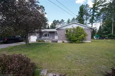 15 RIDGEMOUNT Drive, East Ferris, ON P0H 1K0