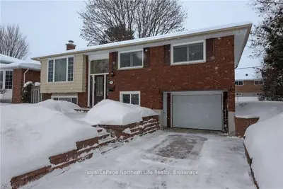 177 OVERHOLT Place, North Bay, ON P1B 7X9
