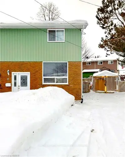 17 Arthur Court, North Bay, ON P1A 3K1