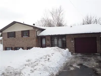 1015 SKI CLUB Road, North Bay, ON P1B 7R6