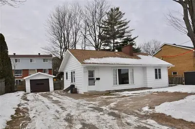 343 LAKESHORE Drive, North Bay, ON P1A 2C4