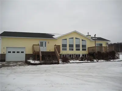 109 SUNNYSIDE Drive, Bonfield, ON P0H 1E0