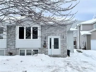 16 Tiffany Court, North Bay, ON P1B 9R6