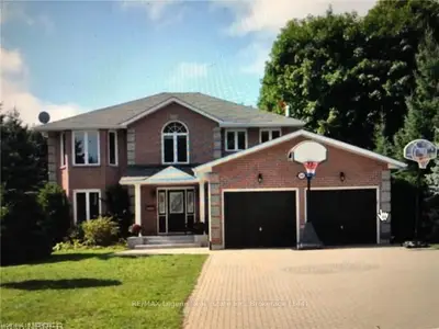 345 PEARCE Street, North Bay, ON P1C 1L5