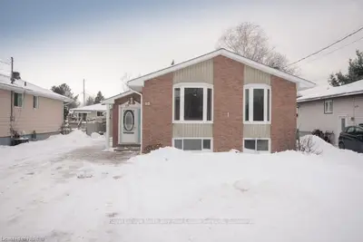 115 JOHNSTON Road, North Bay, ON P1B 8G1