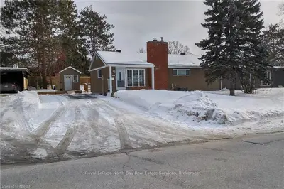 855 PINEWOOD Road, North Bay, ON P1B 4P1