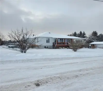 174 MAIN Street W, Powassan, ON P0H 2L0