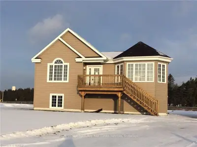 9 HERITAGE Crescent, West Nipissing, ON P0H 2M0
