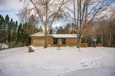 101 RIDGEMOUNT Drive, East Ferris, ON P0H 1K0