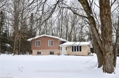1701 MAPLE HILL Road, Powassan, ON P0H 1Z0