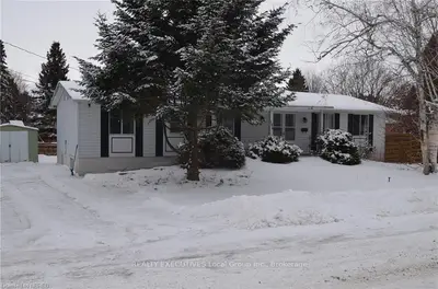 384 Justin Street, North Bay, ON P1B 5J9