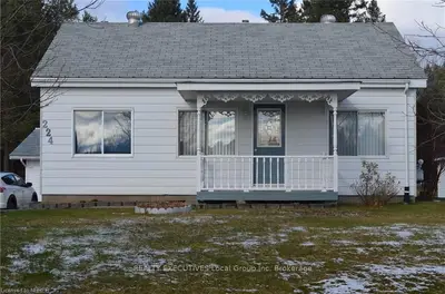 224 MAIN Street W, Powassan, ON P0H 2L0