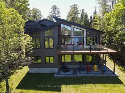 104 WOODCLIFFE Road, East Ferris, ON P0H 1K0