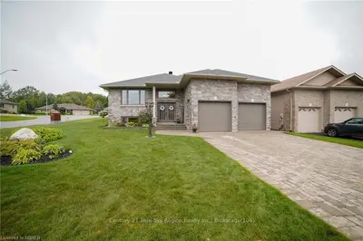 21 SUGARBUSH Street, North Bay, ON P1C 0A4
