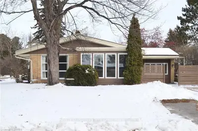 905 PINEWOOD Road, North Bay, ON P1B 4P2