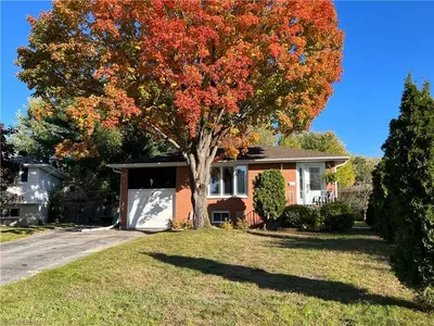 6 ABBOTT Court, North Bay, ON P1A 2R8