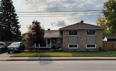 1 MARSHALL PARK Drive, North Bay, ON P1A 2N8