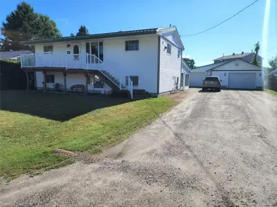 422 KING Street, West Nipissing, ON P2B 3C8
