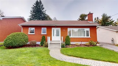 225 GIROUX Street, North Bay, ON P1B 7Y8