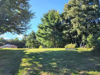 24 VILLENEUVE Crescent, West Nipissing, ON P2B 3G8