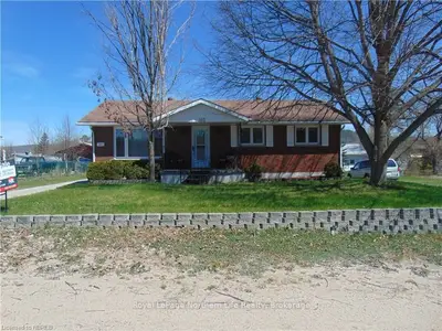 391 PARK Street, Mattawa, ON P0H 1V0