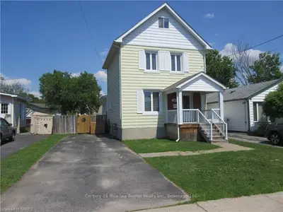 140 SIXTH Avenue W, North Bay, ON P1B 3B2
