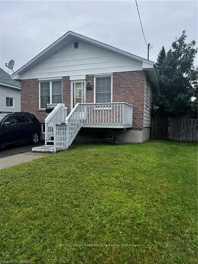 440 LANSDOWNE Avenue, North Bay, ON P1B 6Y5